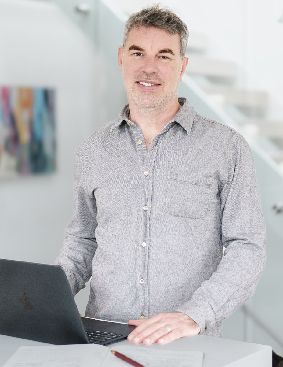 Photo of therapist Justin Morrison standing